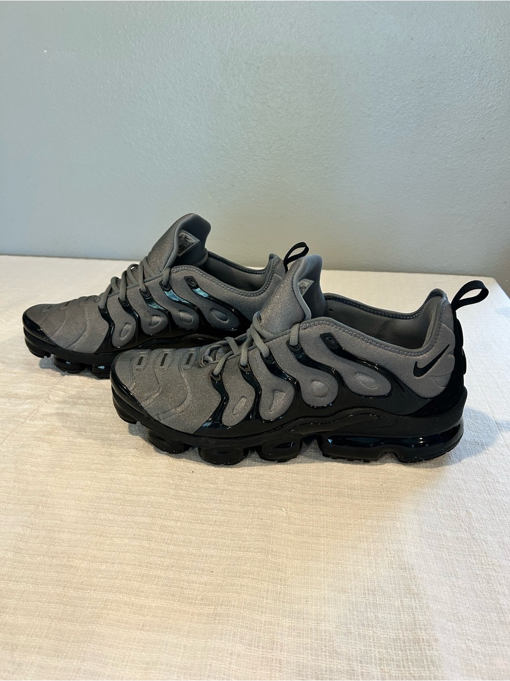 Nike Air VaporMax Plus Cool Grey Black Metallic Men's Size 14 CK0900-001 - Picture 3 of 6
